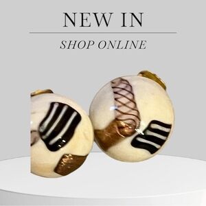 Vintage Elegant Cream and Brown Earrings